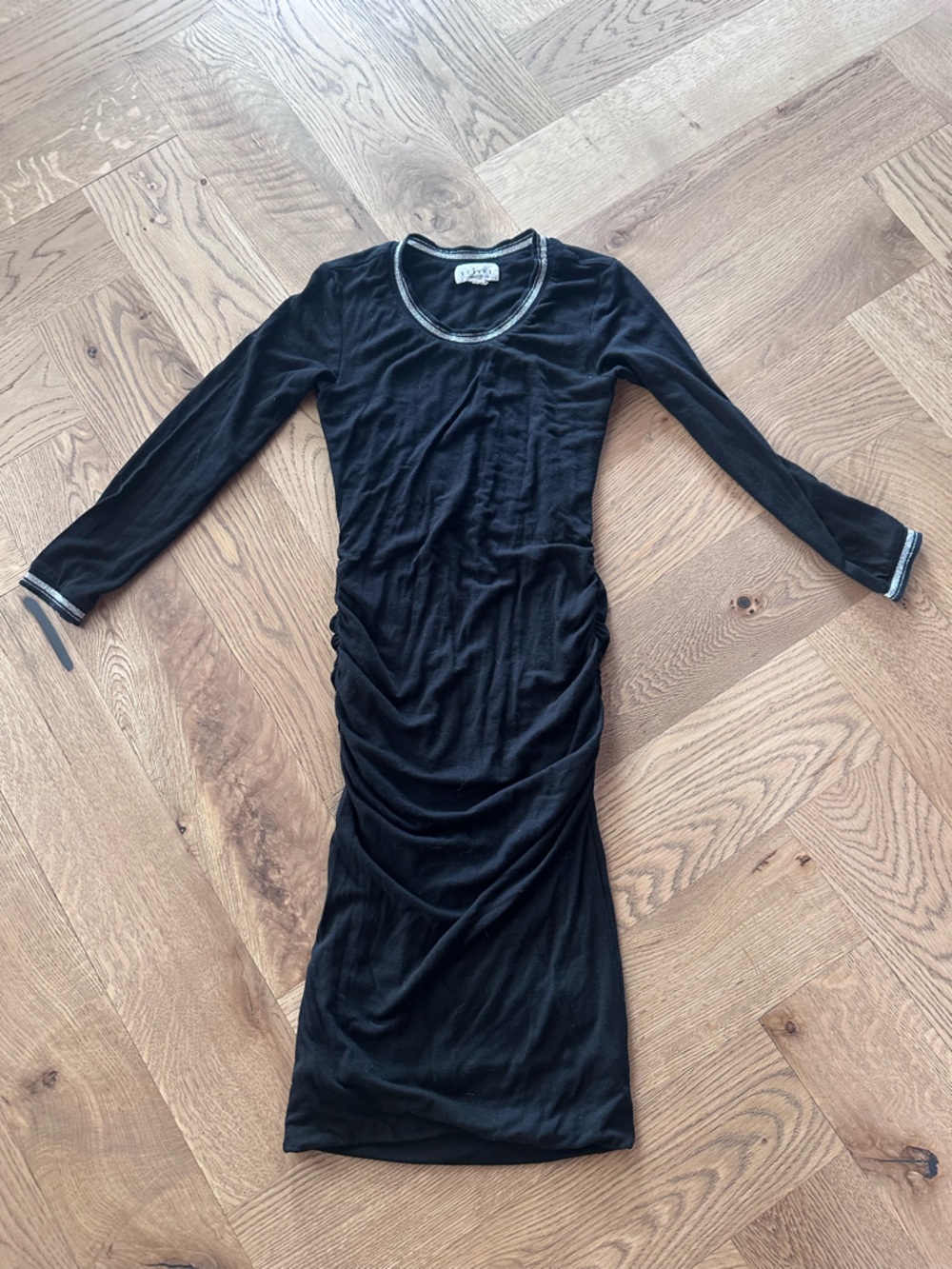 Velvet by Graham & Spencer Black Long-Sleeve Ruched Midi Dress